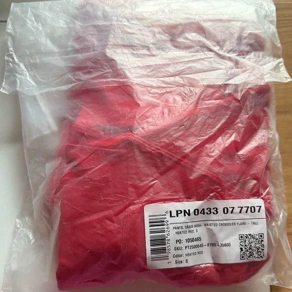 NWT Fabletics Oasis PureLuxe High-Waisted Crossover Flare Leggings Red S Tall - Picture 6 of 9